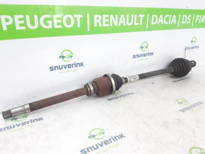 Drivaxel, höger fram från en Peugeot 3008 II (M4/MC/MJ/MR) 1.2 12V e-THP PureTech 130 2018