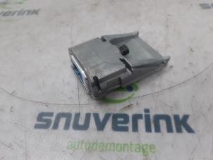 Begagnade Framåtriktad kamera Peugeot 2008 (UD/UK/UR/US/UX) e-2008 54 kWh Pris € 350,90 Inklusive moms erbjuds av Snuverink Autodemontage