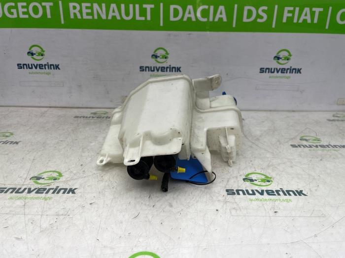 Zbiornik spryskiwacza przód z Peugeot 108 1.0 12V VVT-i 2018