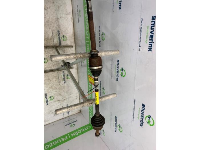 Drivaxel, höger fram från en Opel Grandland (X) 1.2 Turbo 12V 2018