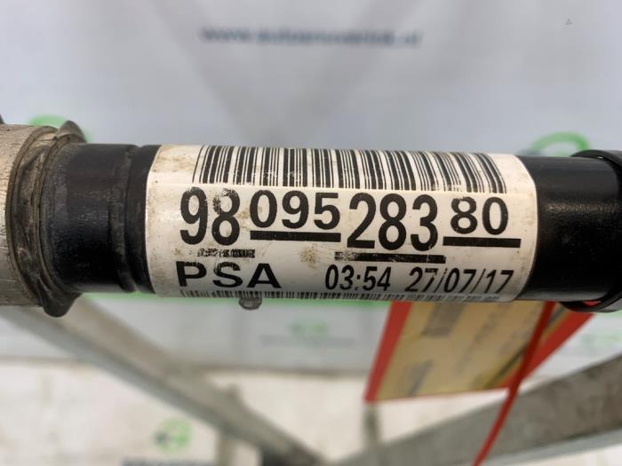 Drivaxel, höger fram från en Opel Grandland (X) 1.2 Turbo 12V 2018