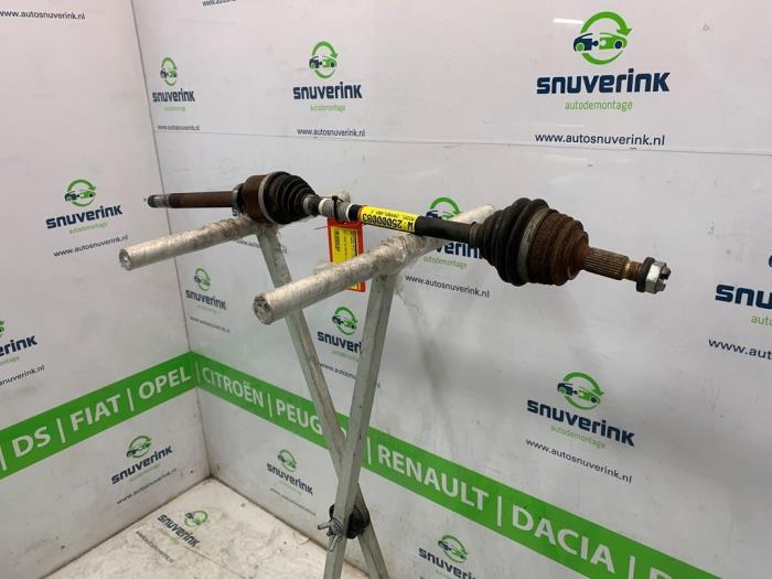 Drivaxel, höger fram från en Opel Grandland (X) 1.2 Turbo 12V 2018