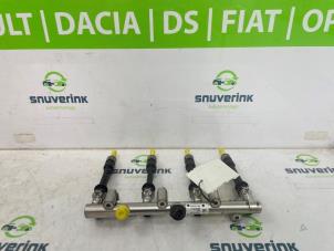 Begagnade Insprutare (bensin) Renault Captur II (RJB) 1.3 Mild Hybrid 160 16V Pris € 199,98 Marginaltabell erbjuds av Snuverink Autodemontage