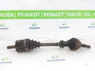 Begagnade Drivaxel, vänster fram Peugeot J5 (280L) 2.5D Pris € 75,00 Marginaltabell erbjuds av Snuverink Autodemontage