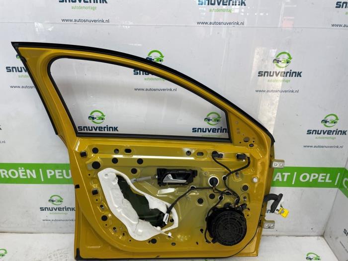 Dörr, 4-dörrars, vänster fram från en Peugeot 208 II (UB/UH/UP) e-208 50 kWh 2020