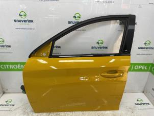 Begagnade Dörr, 4-dörrars, vänster fram Peugeot 208 II (UB/UH/UP) e-208 50 kWh Pris € 550,00 Marginaltabell erbjuds av Snuverink Autodemontage