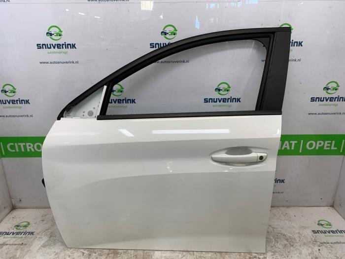 Dörr, 4-dörrars, vänster fram från en Peugeot 208 II (UB/UH/UP) 1.2 Vti 12V PureTech 75 2020