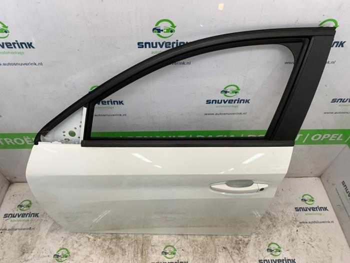Dörr, 4-dörrars, vänster fram från en Peugeot 208 II (UB/UH/UP) 1.2 Vti 12V PureTech 75 2020