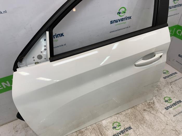 Dörr, 4-dörrars, vänster fram från en Peugeot 208 II (UB/UH/UP) 1.2 Vti 12V PureTech 75 2020