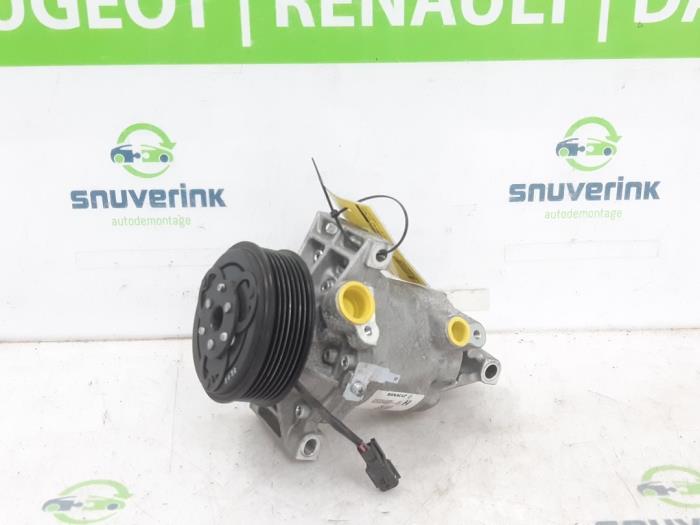Luftkonditioneringspump från en Dacia Sandero III 1.0 TCe 90 12V 2024