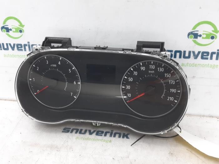 Instrumentpanel från en Dacia Sandero III 1.0 TCe 90 12V 2024