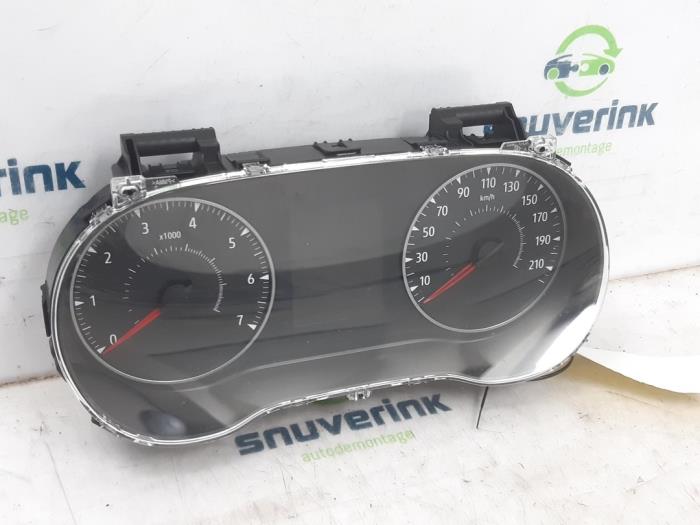 Instrumentpanel från en Dacia Sandero III 1.0 TCe 90 12V 2024