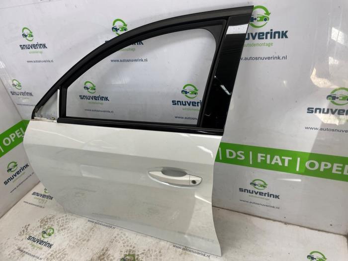 Dörr, 4-dörrars, vänster fram från en Peugeot 208 II (UB/UH/UP) e-208 50 kWh 2021