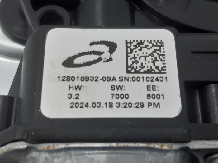 Fönstermekanism, 4-dörrars, vänster fram från en Dacia Sandero III 1.0 TCe 90 12V 2024