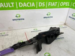 Begagnade Övre fäste, generator Fiat Ducato (250) 2.3 D 130 Multijet Pris € 54,45 Inklusive moms erbjuds av Snuverink Autodemontage