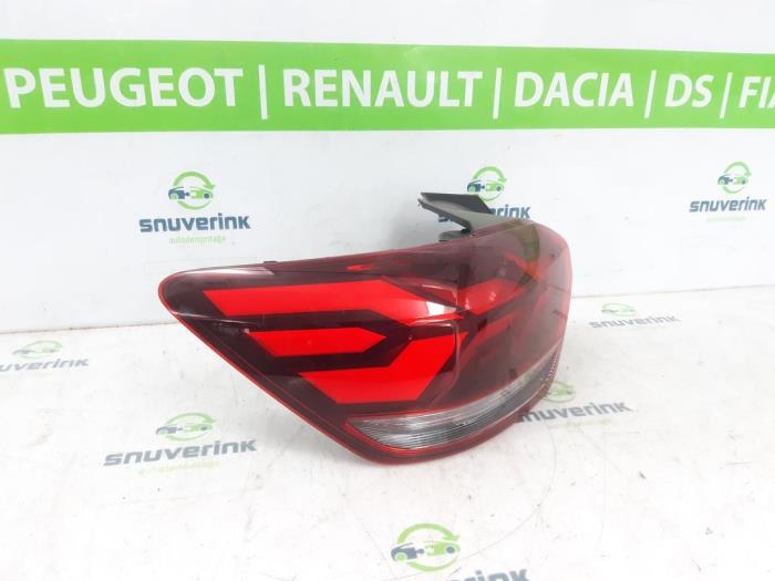 Baklykta, vänster från en Dacia Sandero III 1.0 TCe 90 12V 2024