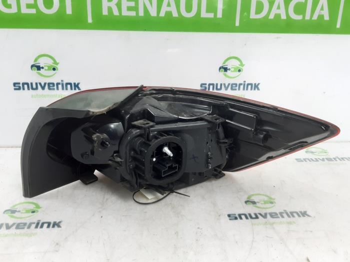 Baklykta, vänster från en Dacia Sandero III 1.0 TCe 90 12V 2024