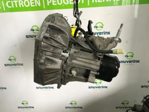 Gebruikte Versnellingsbak Renault Clio IV (5R) 1.5 Energy dCi 90 FAP Prijs € 650,00 Margeregeling aangeboden door Snuverink Autodemontage