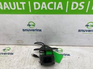 Begagnade Backkamera Opel Movano 2.3 CDTi 16V FWD Pris € 223,85 Inklusive moms erbjuds av Snuverink Autodemontage