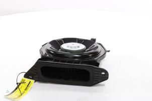 Gebruikte Subwoofer Renault Austral 1.2 E-Tech Full Hybrid 200 Prijs € 102,85 Inclusief btw aangeboden door Snuverink Autodemontage