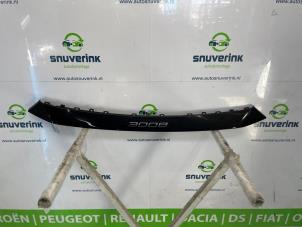 Begagnade Främre stötfångare, mittenkomponent Peugeot 3008 III e-3008 210 73 kWh Pris € 139,15 Inklusive moms erbjuds av Snuverink Autodemontage