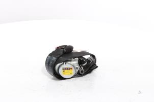 Renoverade Främre säkerhetsbälte, höger Peugeot 3008 II (M4/MC/MJ/MR) 1.6 16V HYbrid 225 Pris € 242,00 Inklusive moms erbjuds av Snuverink Autodemontage