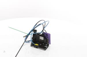 Begagnade Låsmekanism, skjutdörr, höger Fiat Ducato (250) 2.3 D 130 Multijet Pris € 139,15 Inklusive moms erbjuds av Snuverink Autodemontage