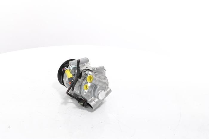 Luftkonditioneringspump från en Opel Mokka 1.2 Turbo 12V 2025