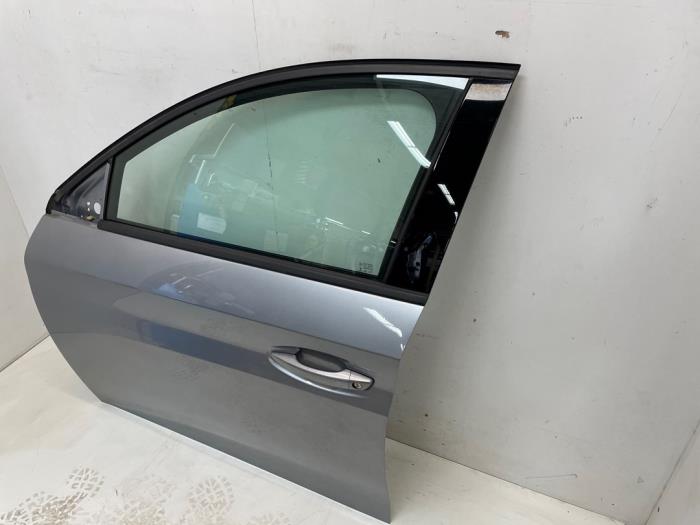 Dörr, 4-dörrars, vänster fram från en Peugeot 208 II (UB/UH/UP) e-208 50 kWh 2020