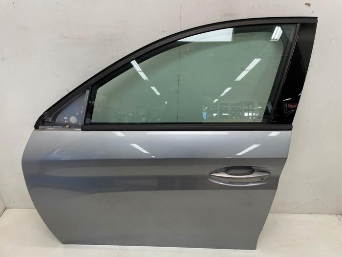 Dörr, 4-dörrars, vänster fram från en Peugeot 208 II (UB/UH/UP) e-208 50 kWh 2020