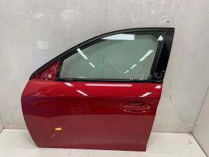 Begagnade Dörr, 4-dörrars, vänster fram Peugeot 208 II (UB/UH/UP) 1.2 Vti 12V PureTech 100 Pris € 665,50 Inklusive moms erbjuds av Snuverink Autodemontage