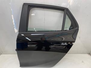 Begagnade Bakdörr, 4-dörrars, vänster Opel Corsa F (UB/UH/UP) 1.2 Turbo 12V 100 Pris € 695,75 Inklusive moms erbjuds av Snuverink Autodemontage