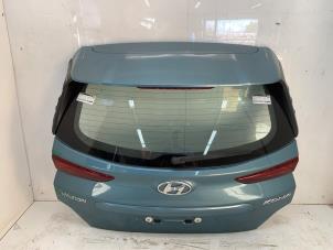 Używane Tylna klapa Hyundai Kona (OS) 1.0 T-GDI 12V Cena € 575,00 Procedura marży oferowane przez Snuverink Autodemontage