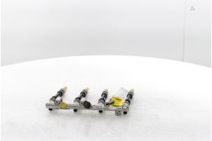 Begagnade Insprutare (bensin) Renault Captur II (RJB) 1.3 Mild Hybrid 160 16V Pris € 241,98 Inklusive moms erbjuds av Snuverink Autodemontage