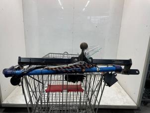 Begagnade Dragkrok Peugeot Partner Tepee (7A/B/C/D/E/F/G/J/P/S) 1.6 VTi 95 16V Phase 2 Pris € 150,00 Marginaltabell erbjuds av Snuverink Autodemontage