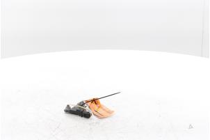 Używane Biegun akumulator Citroen C4 Berline (NC) 1.6 Hdi Cena € 40,00 Procedura marży oferowane przez Snuverink Autodemontage