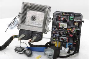 Begagnade Dator, motorstyrning Peugeot 3008 II (M4/MC/MJ/MR) 1.2 12V e-THP PureTech 130 Pris € 635,25 Inklusive moms erbjuds av Snuverink Autodemontage