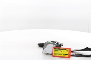 Renoverade Främre säkerhetsbälte, höger Citroen C5 Aircross I (A4/AC/AJ/AR) 1.6 Hybrid 225 16V Pris € 242,00 Inklusive moms erbjuds av Snuverink Autodemontage