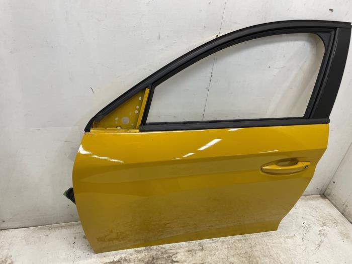 Dörr, 4-dörrars, vänster fram från en Peugeot 208 II (UB/UH/UP) 1.2 Vti 12V PureTech 100 2021