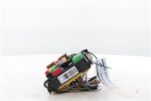 Begagnade Säkringsbox Peugeot 208 II (UB/UH/UP) 1.2 Vti 12V PureTech 100 Pris € 60,50 Inklusive moms erbjuds av Snuverink Autodemontage