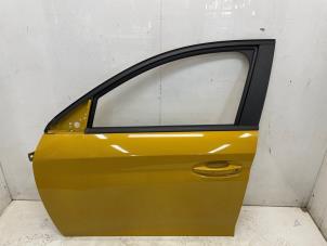 Begagnade Dörr, 4-dörrars, vänster fram Peugeot 208 II (UB/UH/UP) 1.2 Vti 12V PureTech 100 Pris € 665,50 Inklusive moms erbjuds av Snuverink Autodemontage