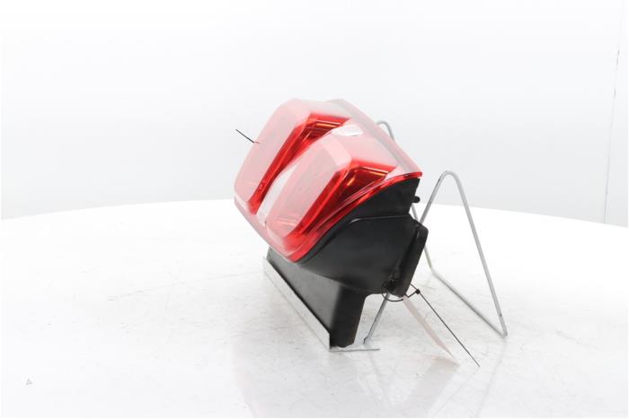 Baklykta, vänster från en Citroën Jumpy 1.5 Blue HDi 100 2019