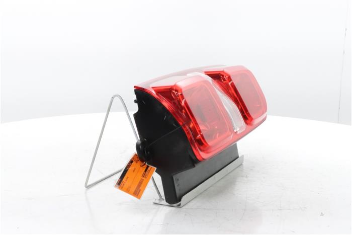 Baklykta, vänster från en Citroën Jumpy 1.5 Blue HDi 100 2019