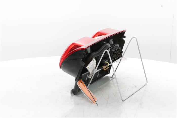 Baklykta, vänster från en Citroën Jumpy 1.5 Blue HDi 100 2019