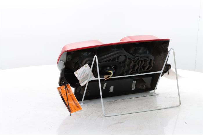 Baklykta, vänster från en Citroën Jumpy 1.5 Blue HDi 100 2019