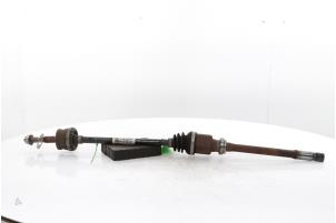 Używane Os napedowa prawy tyl Opel Grandland (X) 1.6 Turbo 16V Hybrid4 Cena € 423,50 Z VAT oferowane przez Snuverink Autodemontage