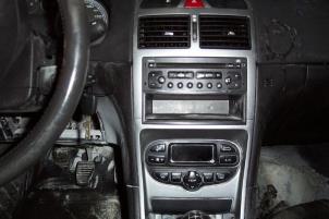 Gebruikte Dashboard deel Peugeot 307 (3A/C/D) 2.0 HDi 90 Prijs € 25,33 Margeregeling aangeboden door Snuverink Autodemontage