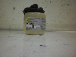 Gebruikte Banden reparatieset Renault Twingo II (CN) 1.5 dCi 90 FAP Prijs € 45,00 Margeregeling aangeboden door Snuverink Autodemontage