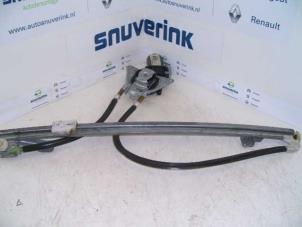 Gebruikte Ruitmechaniek 2Deurs rechts-voor Peugeot Expert (222/224) 2.0 HDi 90 Prijs € 30,65 Inclusief btw aangeboden door Snuverink Autodemontage