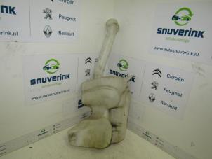 Begagnade Spolartank, vindruta Citroen Berlingo 1.9 Di Pris € 30,65 Inklusive moms erbjuds av Snuverink Autodemontage